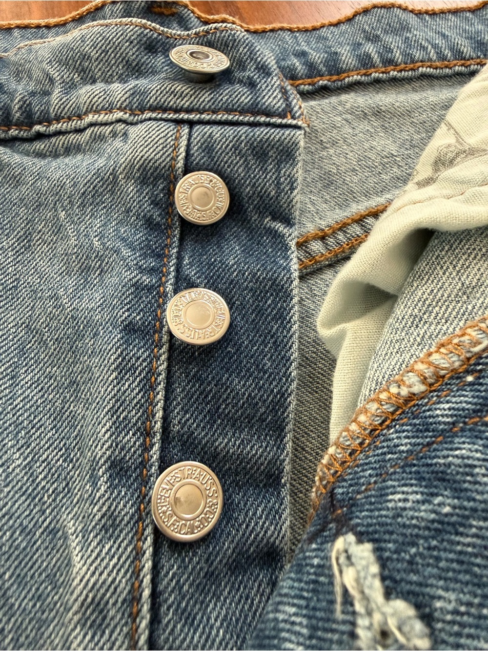 LEVIS - 501 High Rise Button-Fly Midi Denim Shorts - Picture 3 of 8